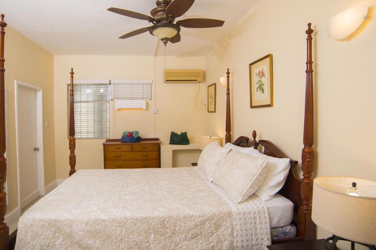 Ground Floor Apartment Located In Hometown, 5 Min Walk To The Beach Saint James Buitenkant foto