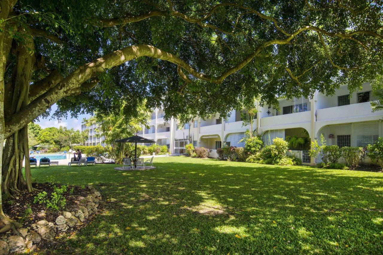Ground Floor Apartment Located In Hometown, 5 Min Walk To The Beach Saint James Buitenkant foto